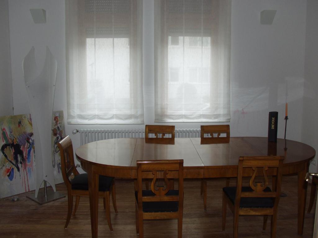 Exklusive Gaestezimmer Landau 랜다우인더펠즈 외부 사진